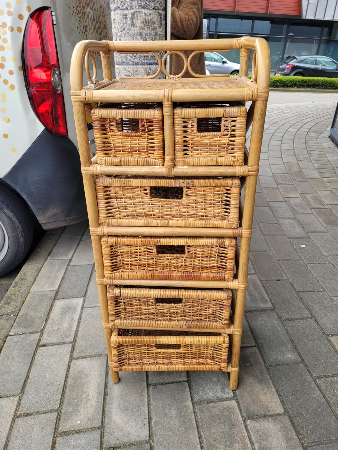 Rotan kast
