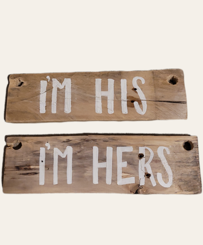 Stoelhanger His/Hers witte letters