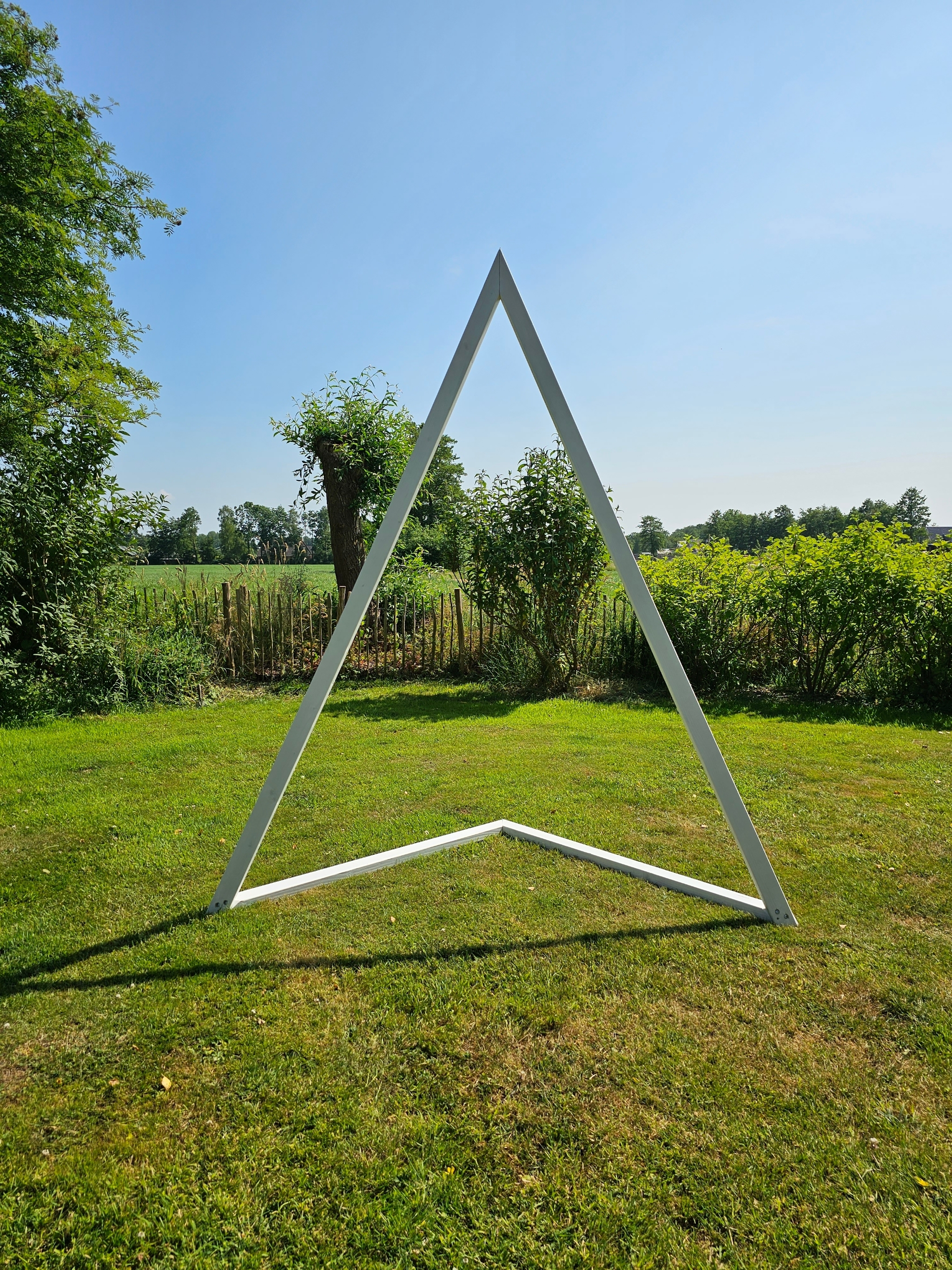 Backdrop driehoek wit hout