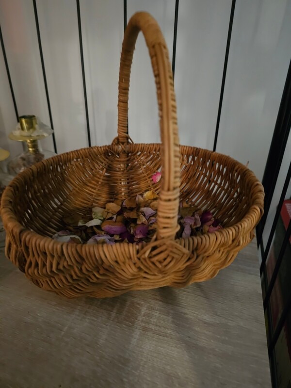 Bloemen mandje flowergirl
