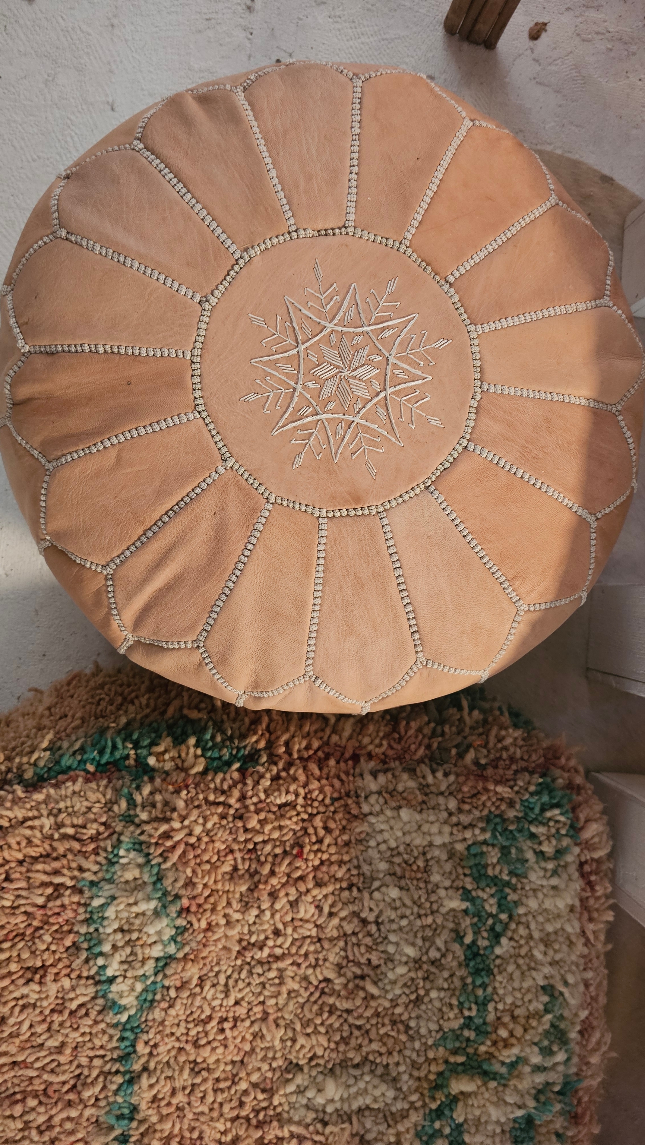 Poef oud roze leatherlook