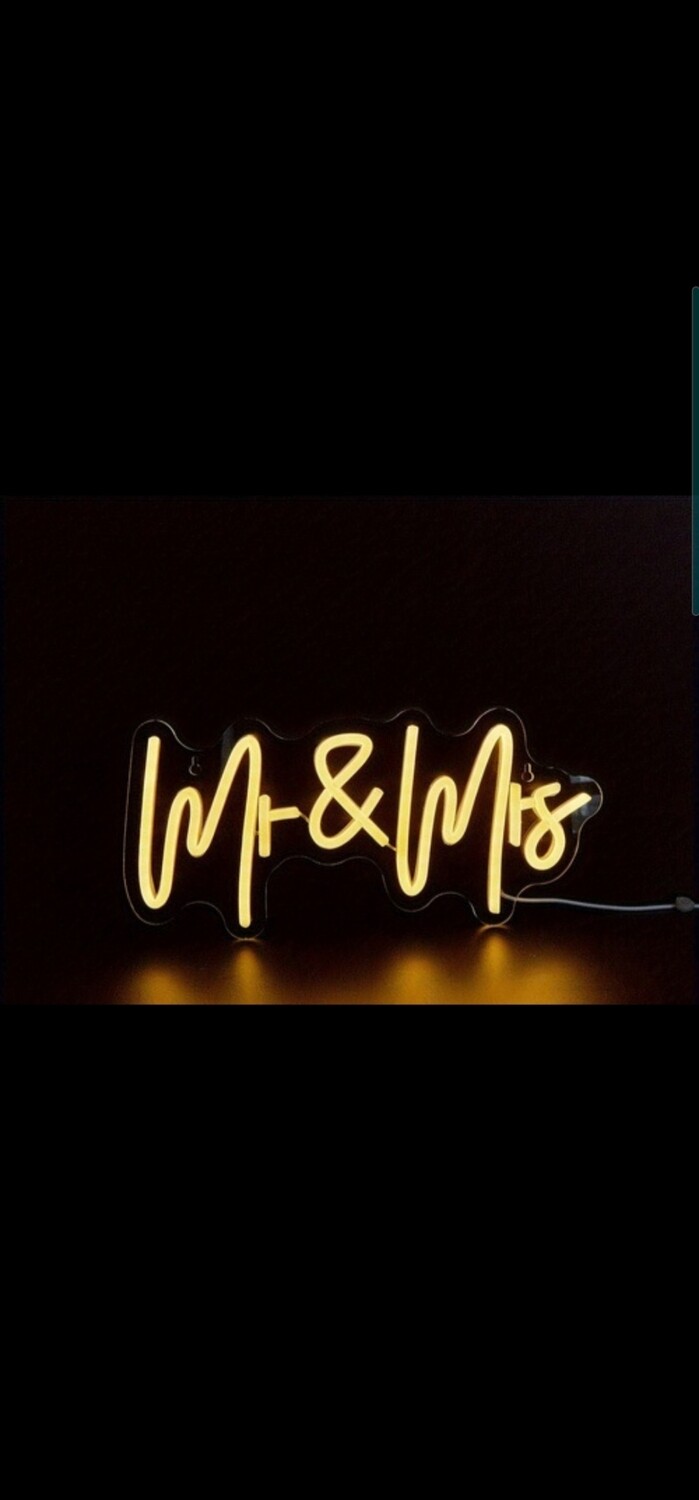 Neon sign mr en mrs