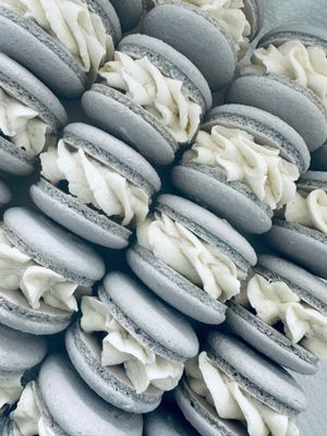 French Macarons (8 pcs)