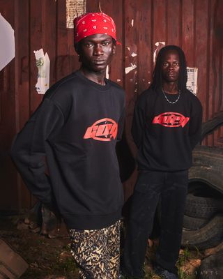 COZY LOGO SWEATER