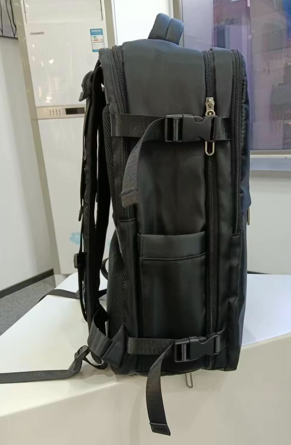 Anti- theft air vacuum bag without Air Pump