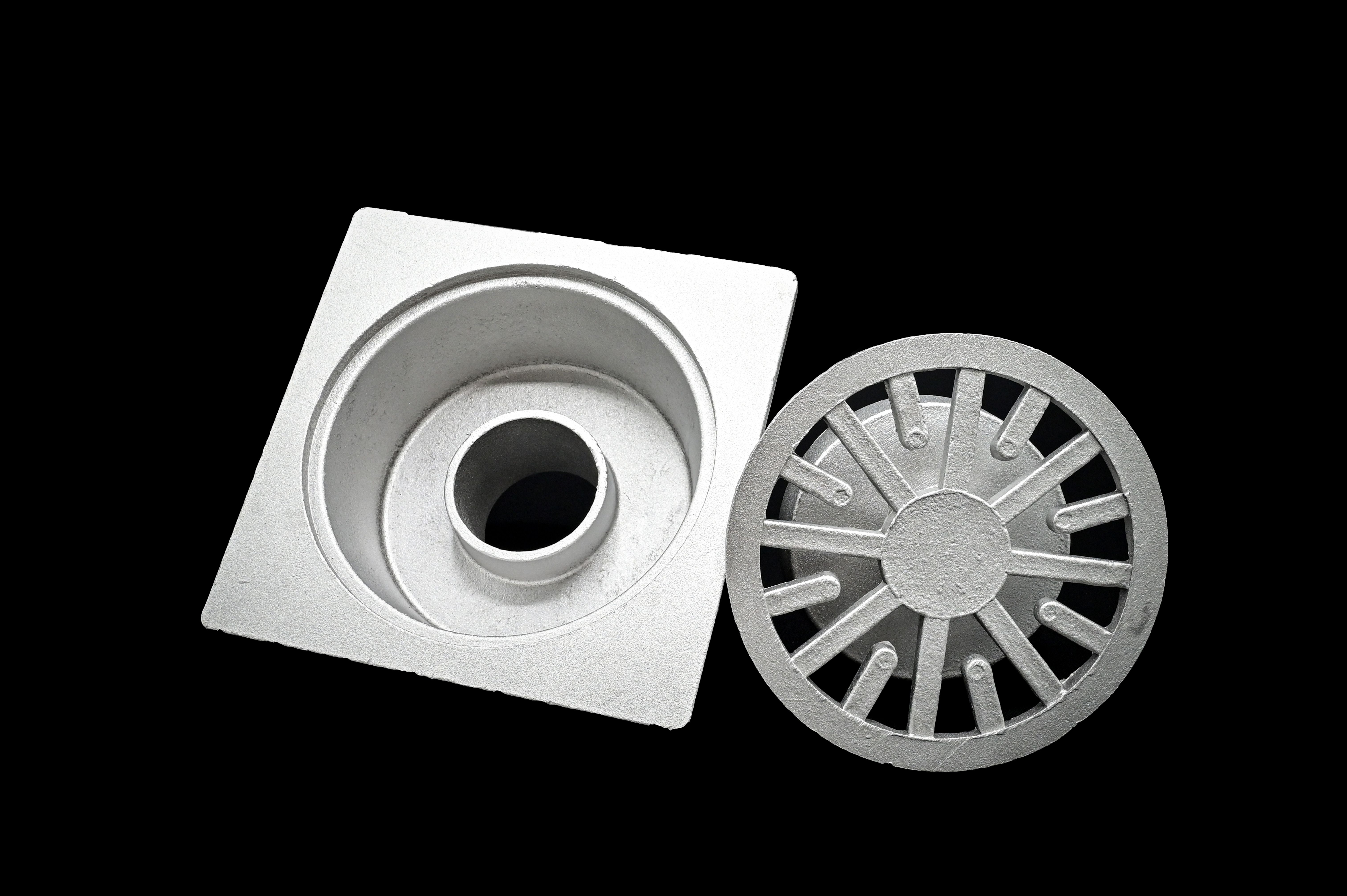 CHIUSINO SIFONATO ALLUMINIO INODORE CM 20X20XH10 SCARICO 60MM