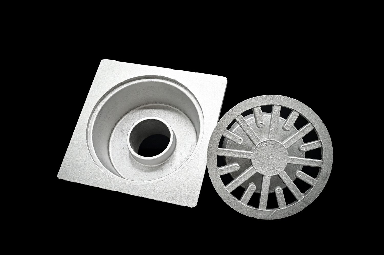 CHIUSINO SIFONATO ALLUMINIO INODORE CM 25X25XH13 SCARICO 80MM