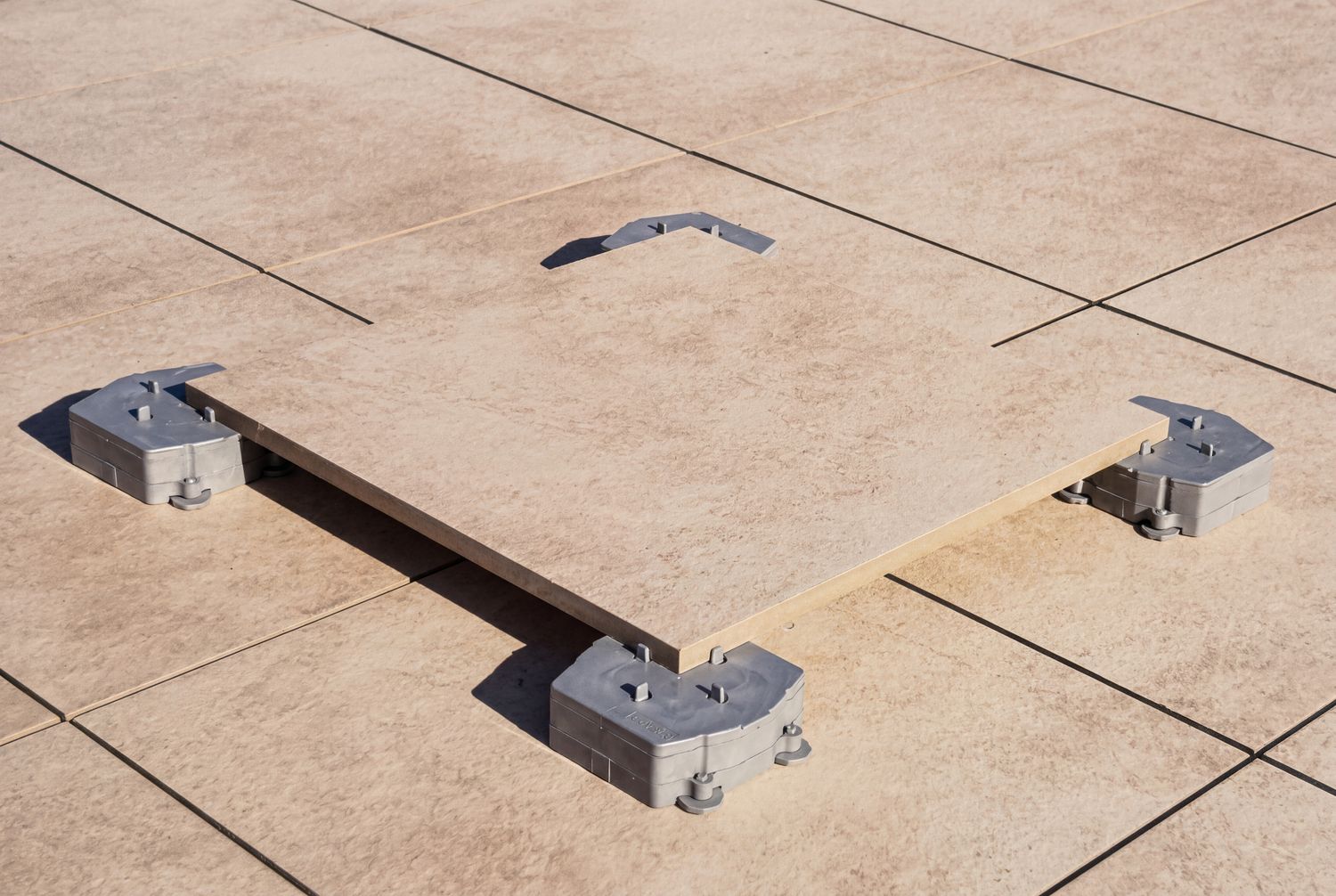 PIEDINO SUPPORTO BASE PER PAVIMENTI SOPRAELEVATI (GALLEGGIANTI)