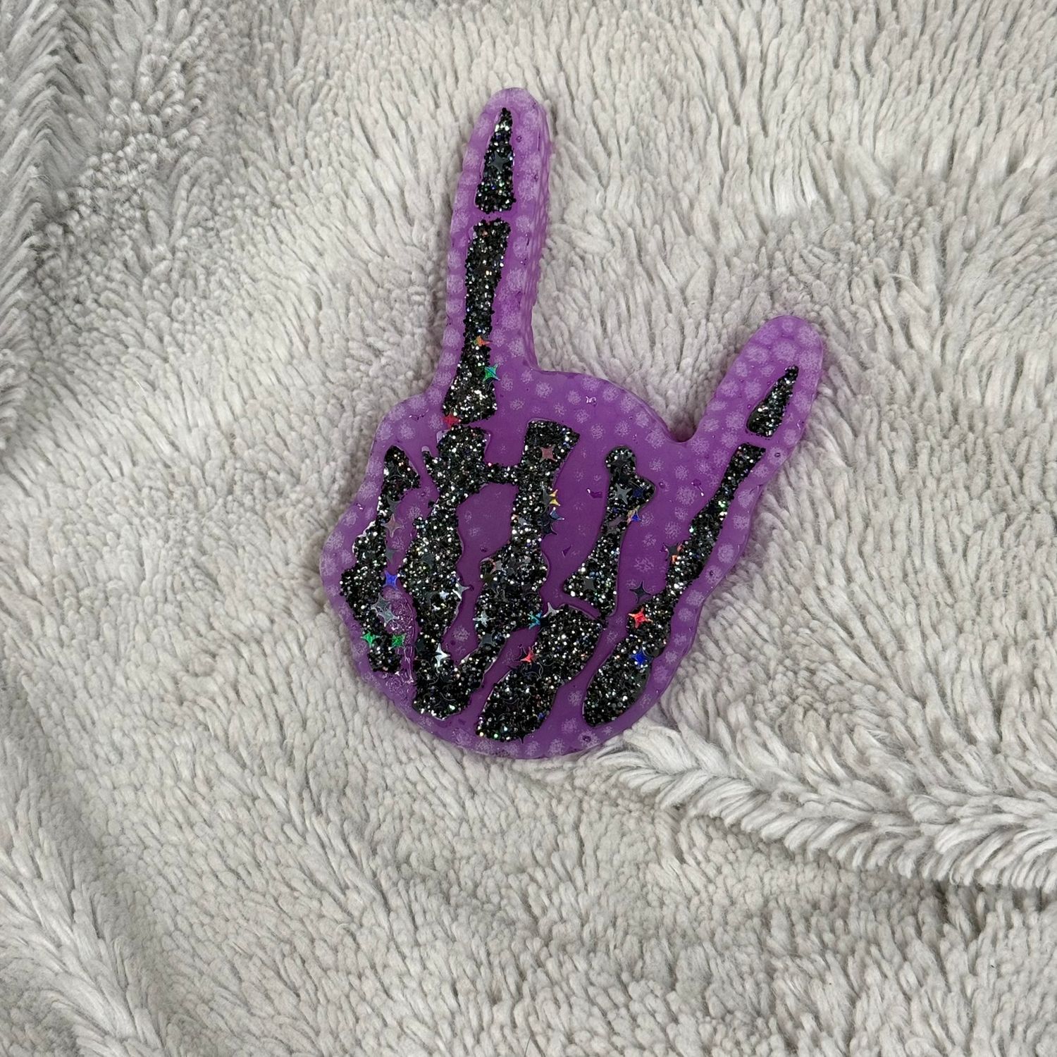 Skellie Rocker hand