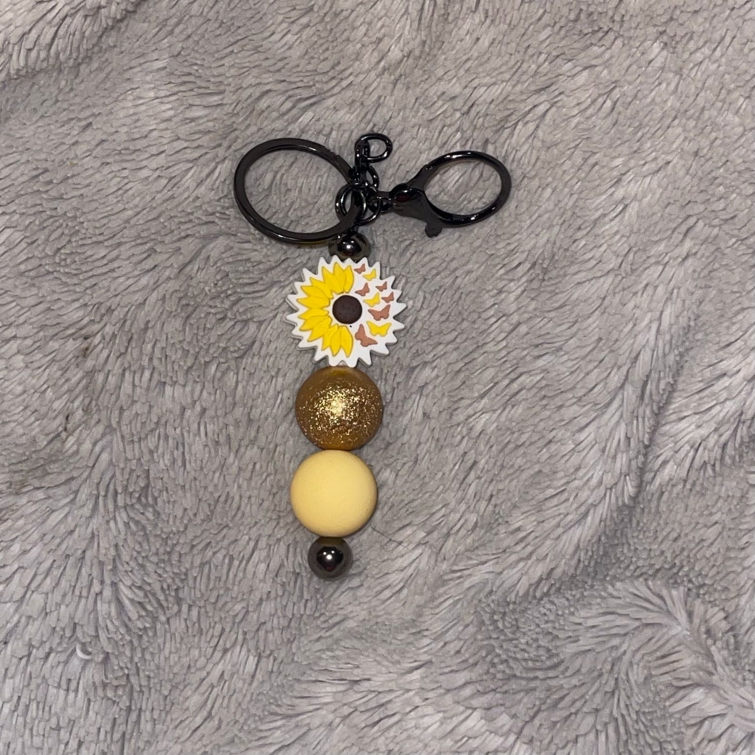 Sunflowers Butterfly Hold And Yellow Beaded bar Keychain