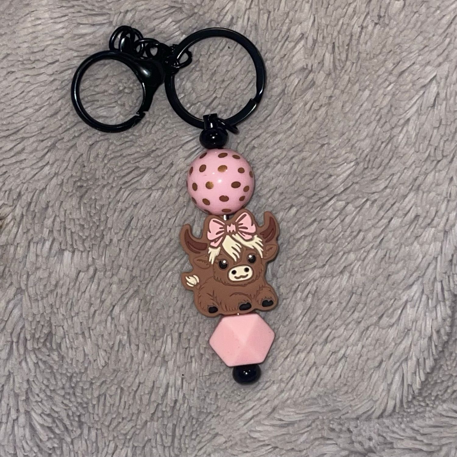 Highland Cow With Pink Bow With Acrylic And Silicone Bead On A Beaded Bar Keychain
