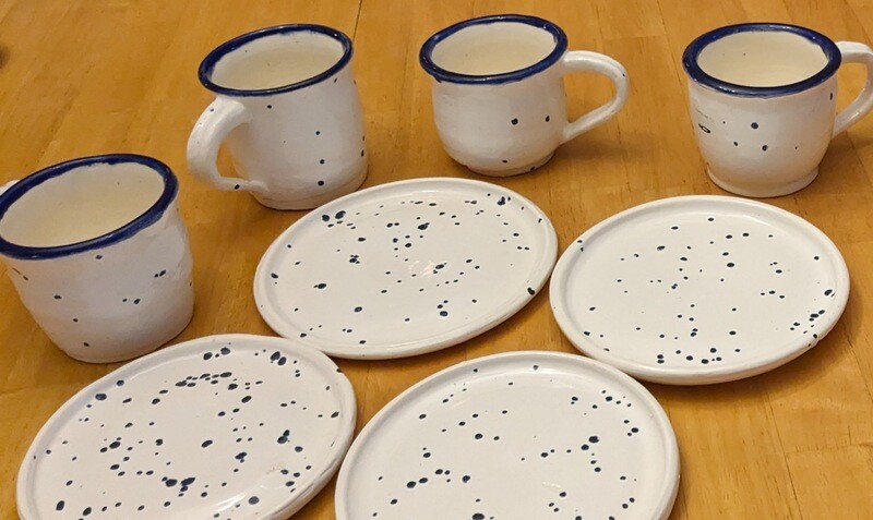 Mugs and dessert plates