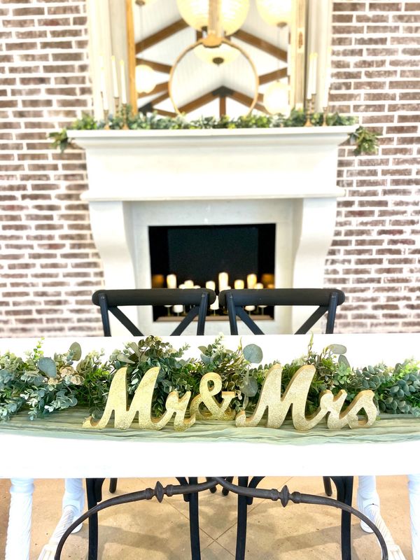 Mr. and Mrs. Sparking Gold Sign