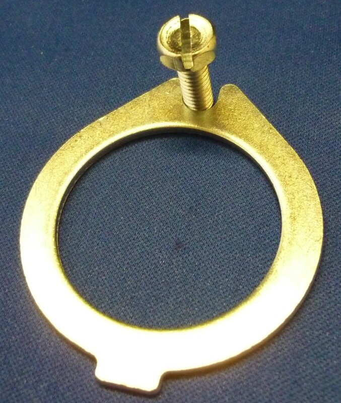 InSinkErator Disposer Outlet Pipe Clamp Plate & Screws (1 screw)