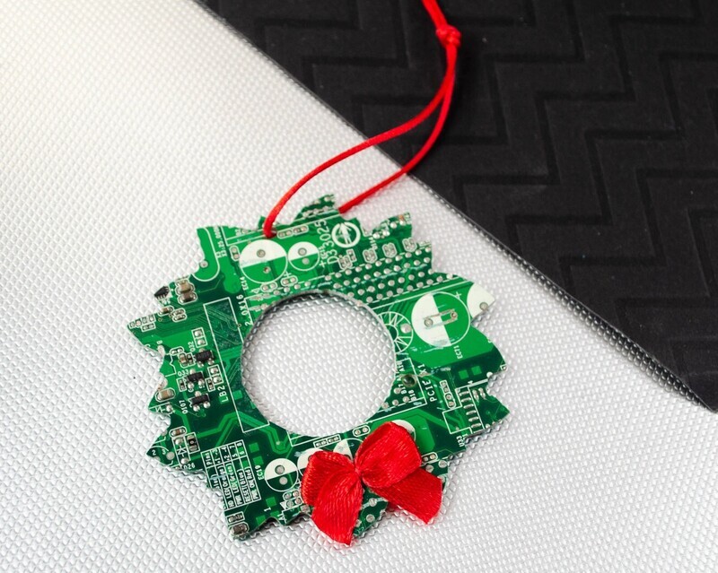 circuit board ornament ~ wreath