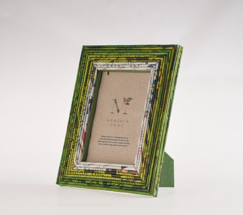 recycled paper picture frame ~ green