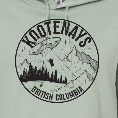 Kootenay Bear Abduction Pullover Crop - Sage