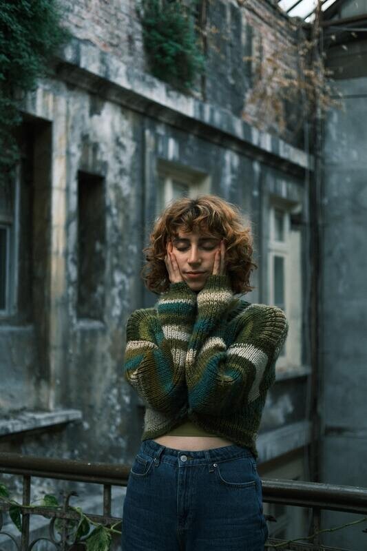 Cropped rib-knit cardigan