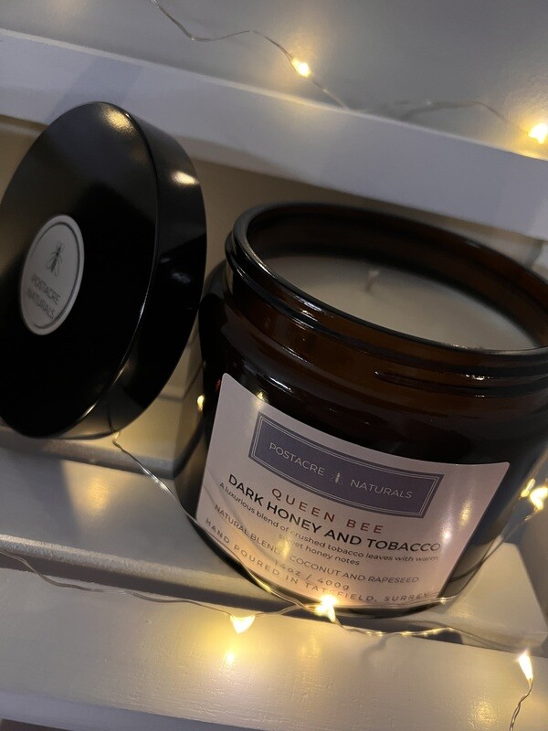 Queen Bee - 2 Wick - Dark Honey &amp; Tobacco (400g) with lid