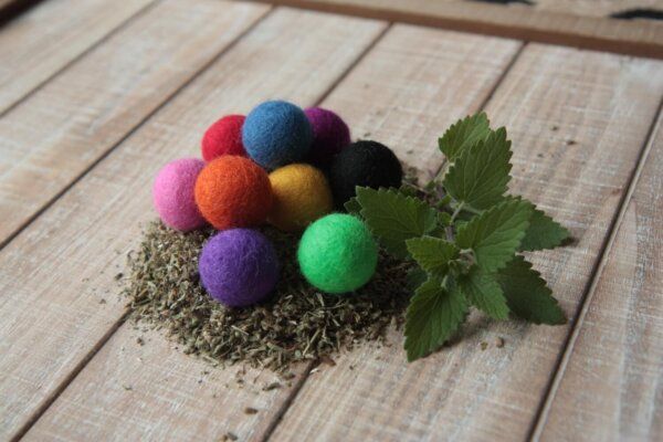 Dr Pussums Mini Clowder Wool Balls 9pk