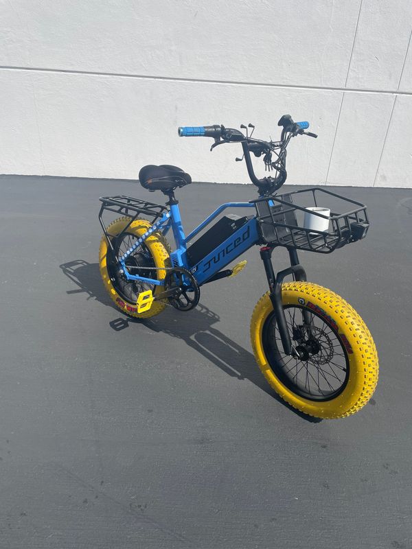 Pre Owned Juiced Bikes Rip Racer (Yellow Accents) 15.6 Ah