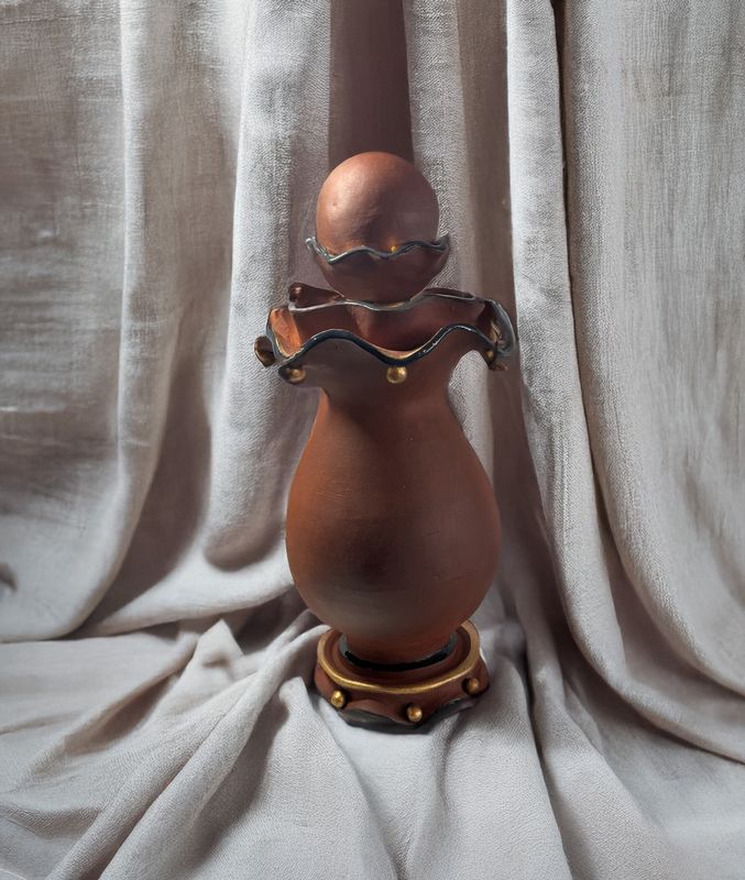 EGG URN