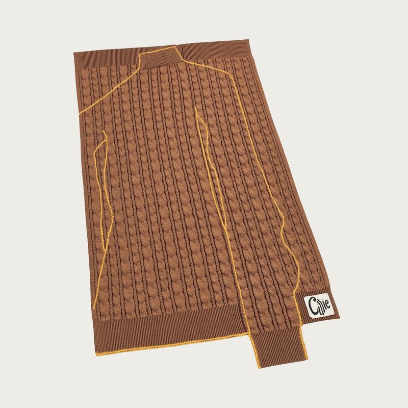 KNITTED SWEATER THROW | FAKE TAN