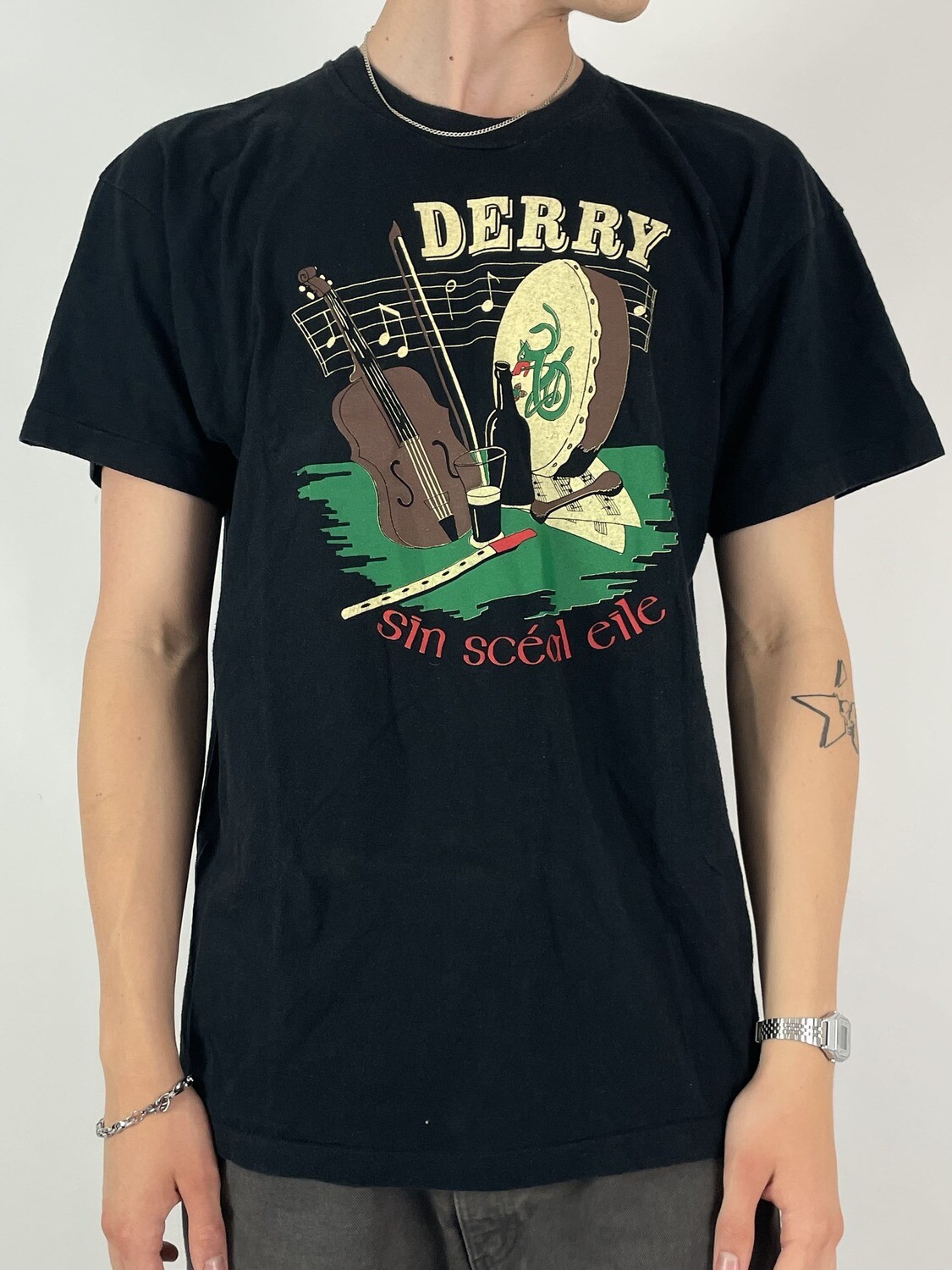 T-shirt z nadrukiem &quot;Derry&quot; (XL)