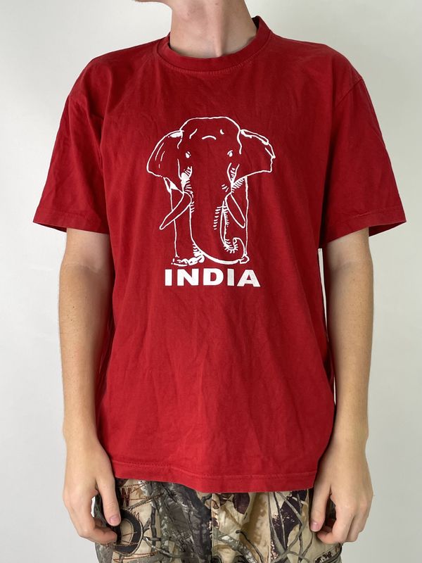 T-shirt z nadrukiem 'India' (L)