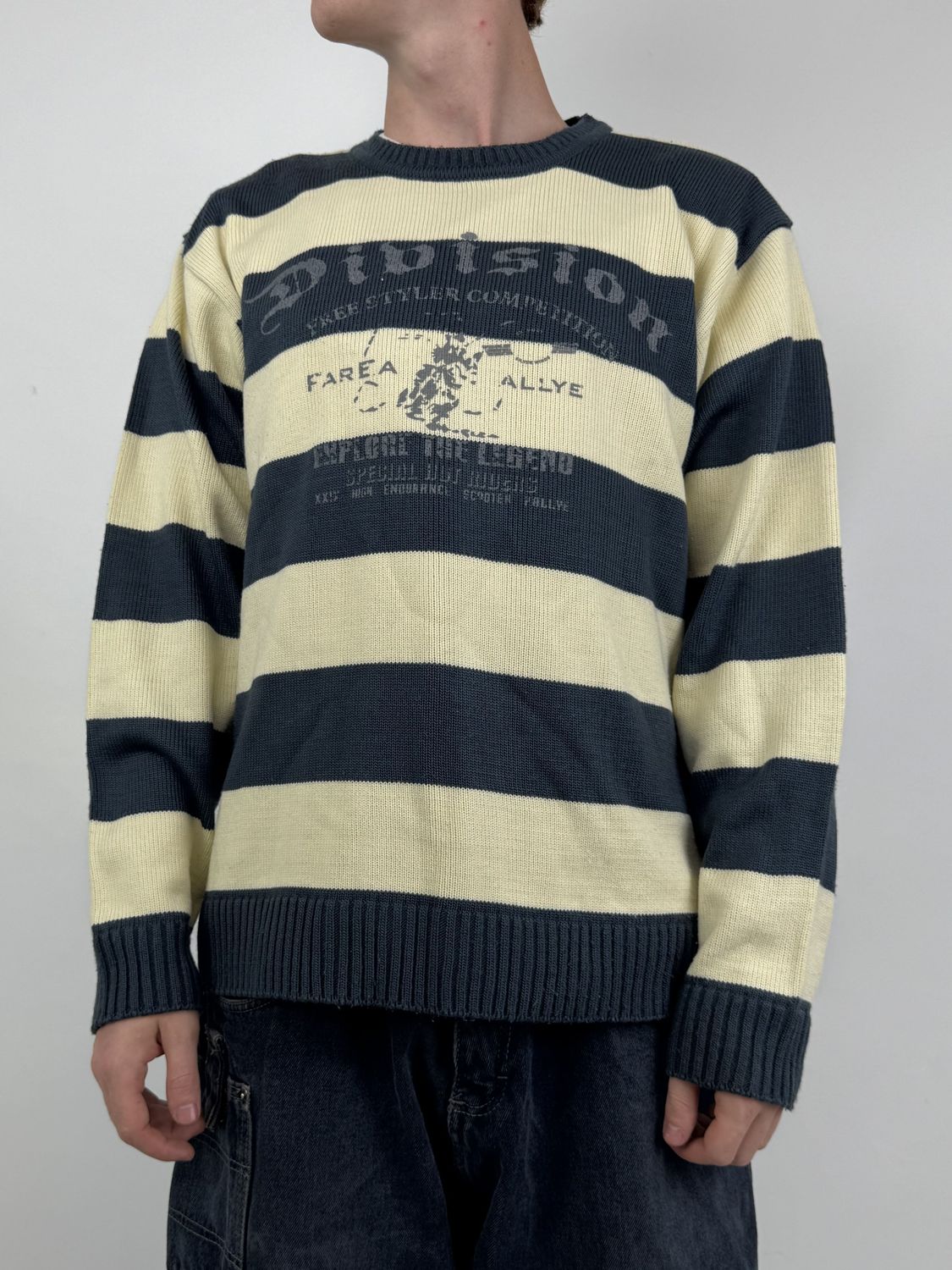 Sweter &#39;Division&#39; (XL)