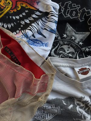 T-shirty
