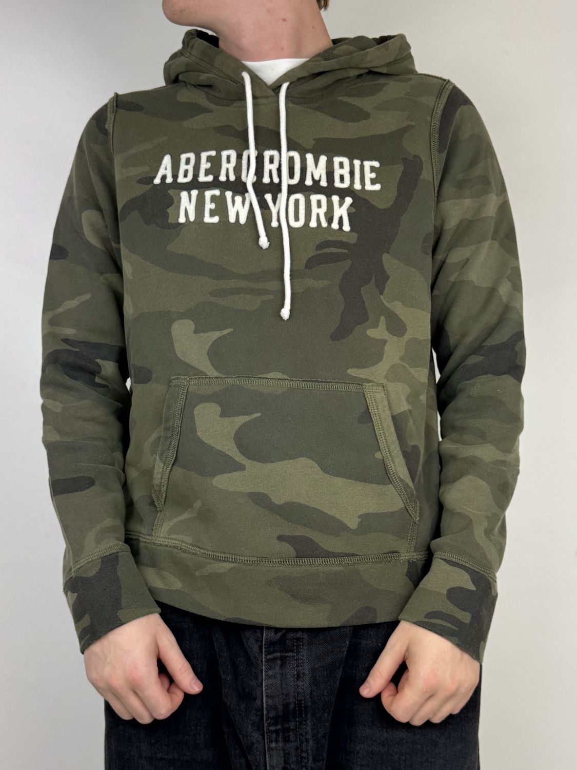 Bluza z kapturem Abercrombie &amp; Fitch (M)