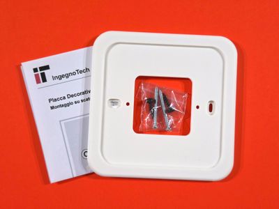 Wall plate for Honeywell thermostat