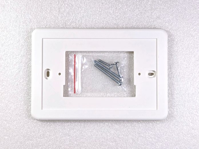 Wall plate for bticino Smarther 2 thermostat