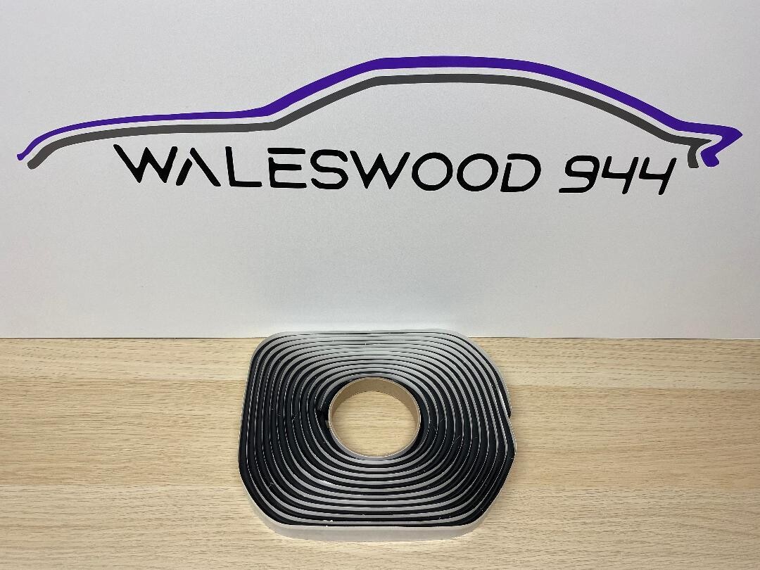 New Porsche 944 924 Rear Light Seal