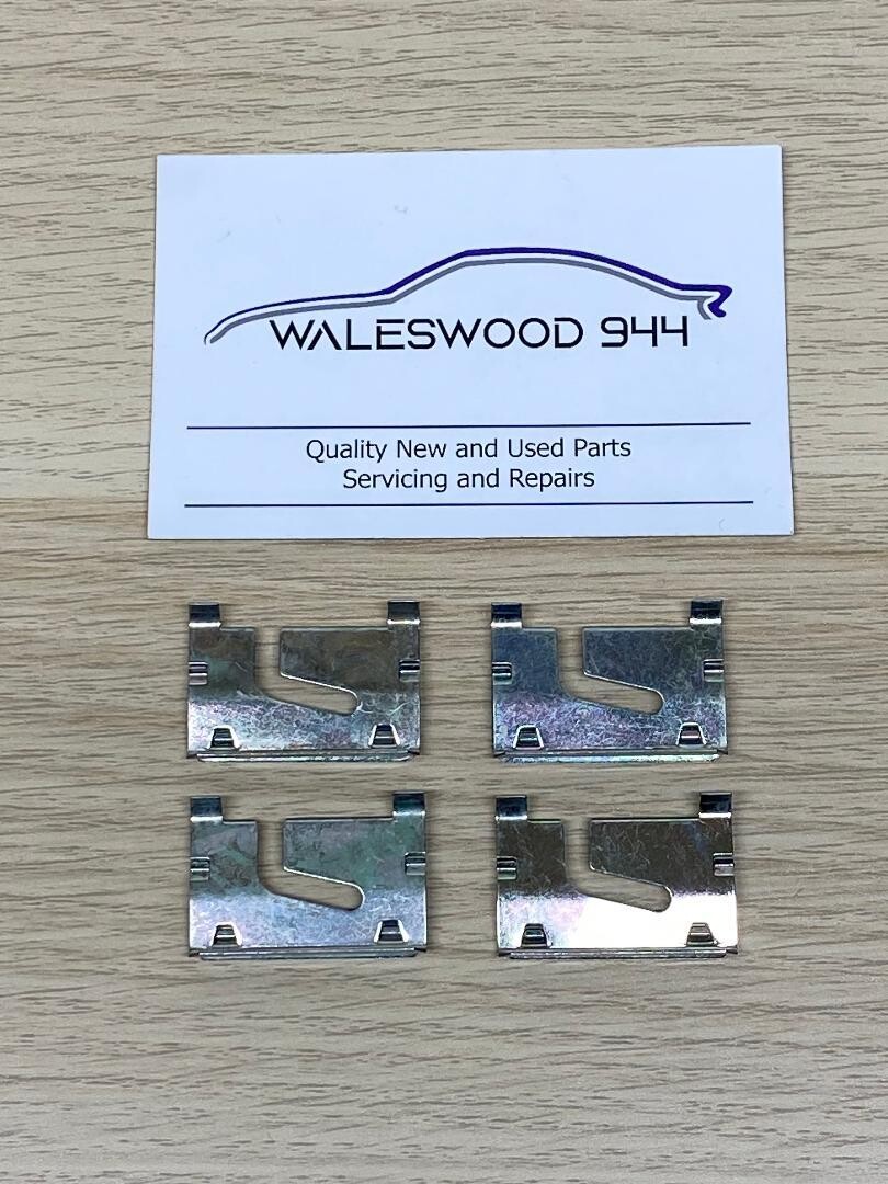 New Porsche 944 924 Windscreen Trim Clips x 4