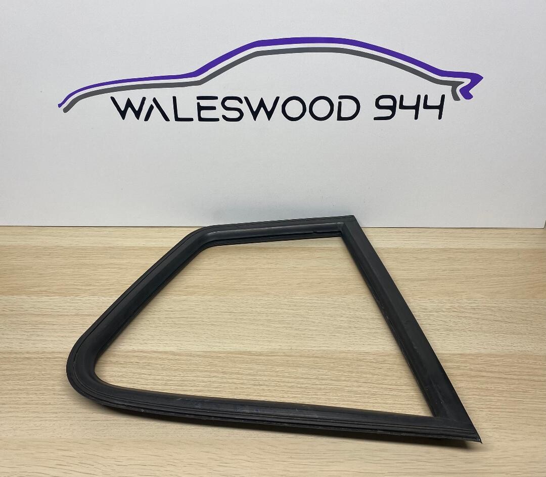 Used Porsche 944 924 Right Side Rear Quarter Glass Window Seal