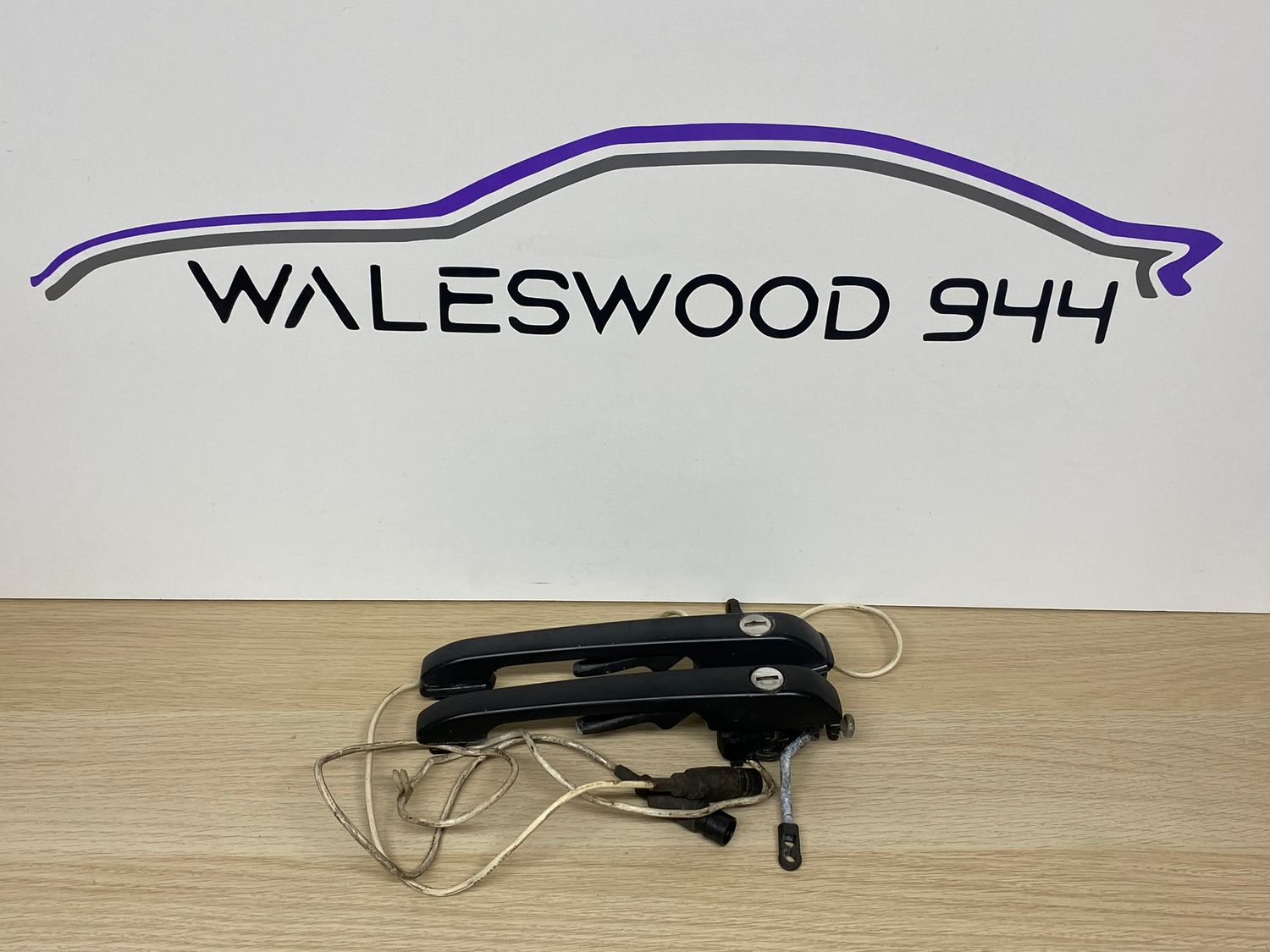 Used Porsche 944 Exterior Door Handle Set