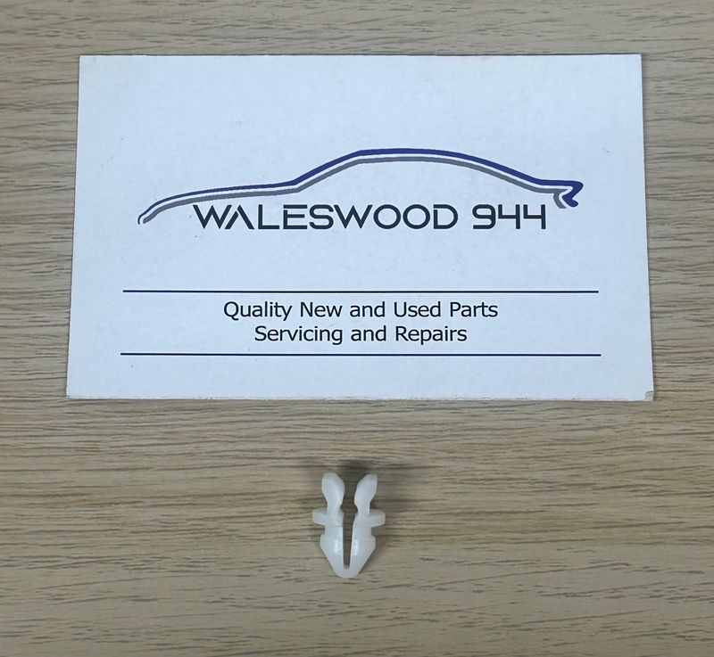New Porsche 944 Heater Vent Clip