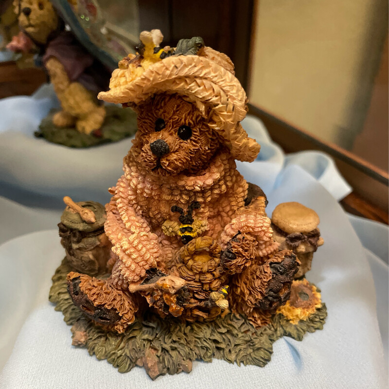 Boyds Bears-Bailey Honey Bear