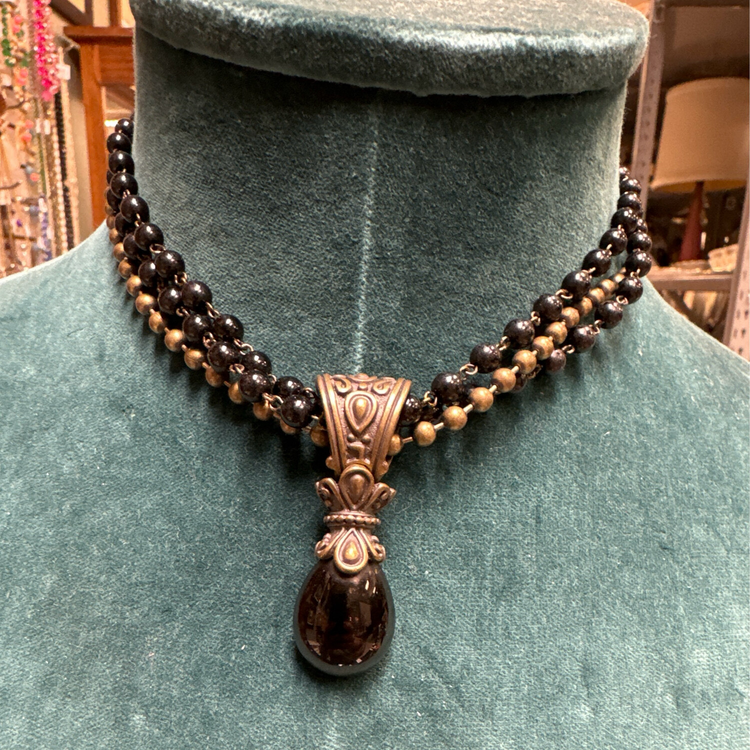 Vintage Black and Gold Necklace - MH