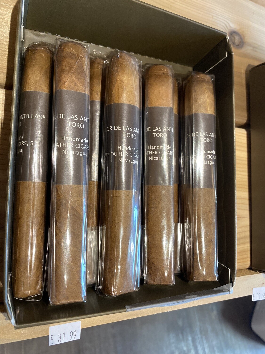 Flor De las Antillas Toro