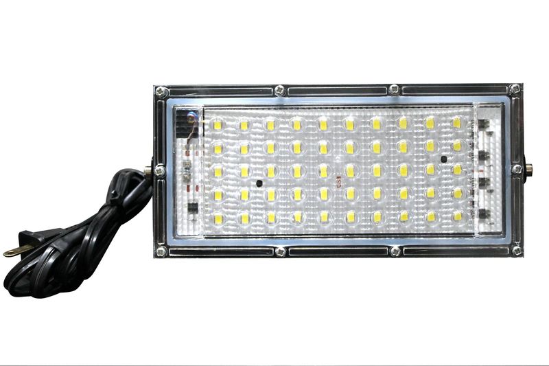 REFLECTOR LED PARA ILUMINACION 50W