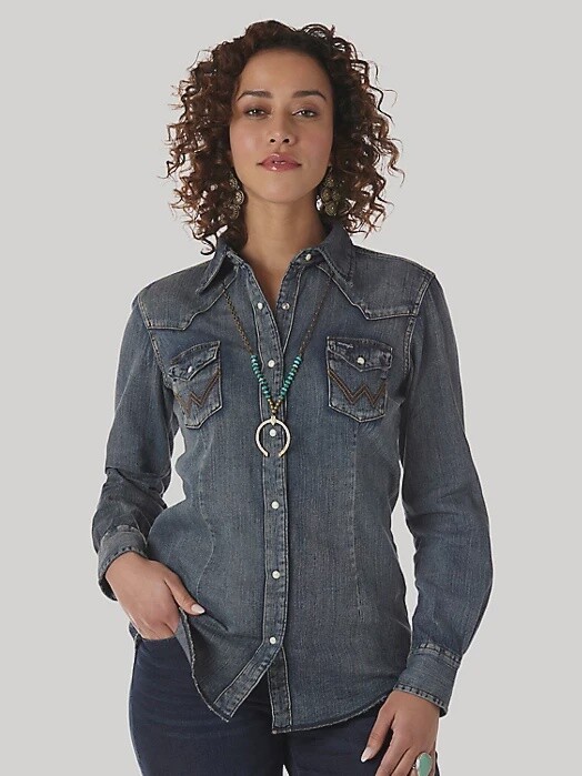 Wrangler Women&#39;s Denim Western Snap Long Sleeve