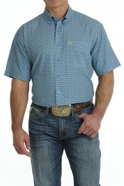 MEN&#39;S GEOMETRIC PRINT SHORT SLEEVE ARENAFLEX BUTTON-DOWN SHIRT - BLUE