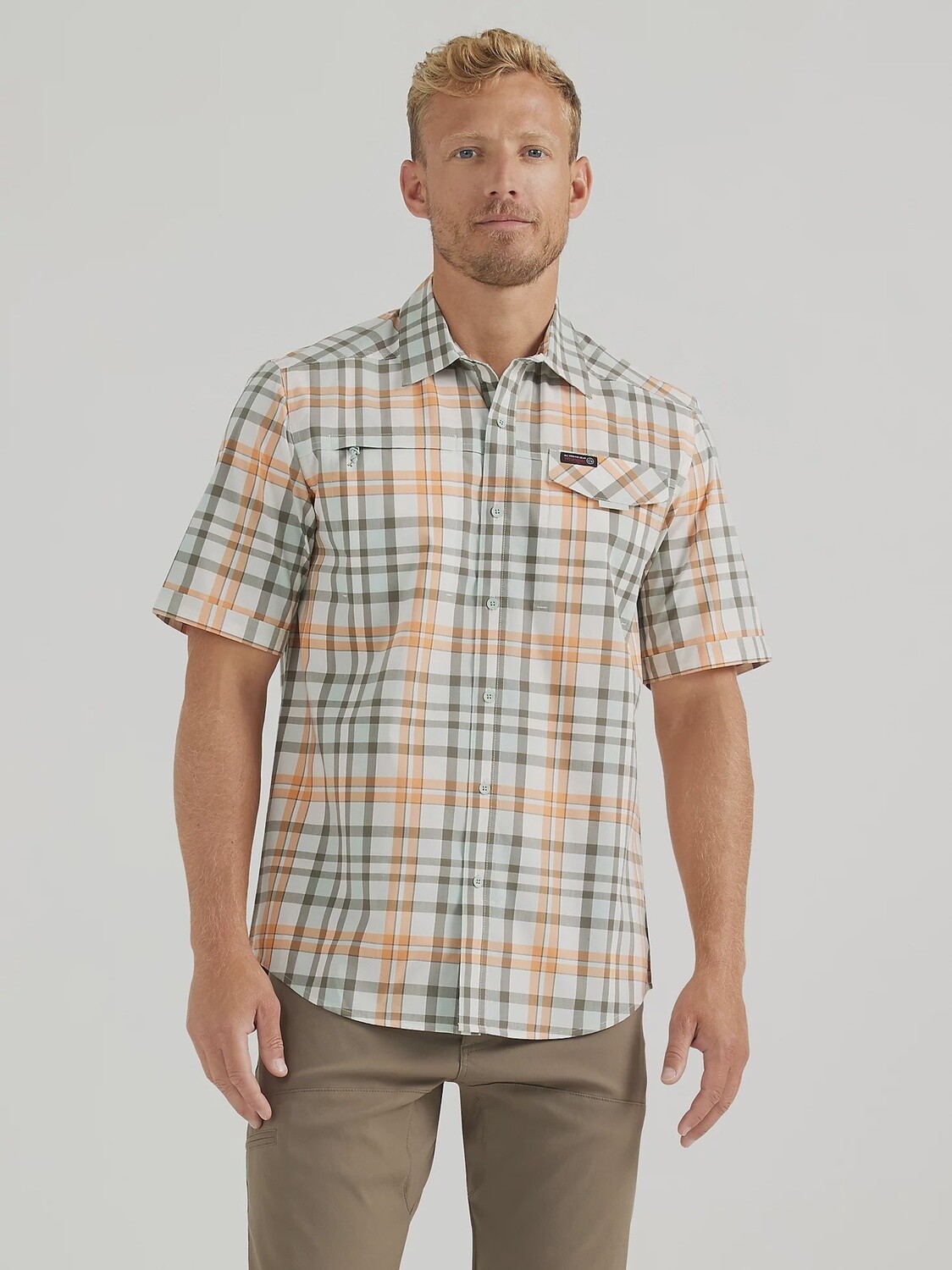 WRANGLER MEN&#39;S ATG ASYMMETRICAL ZIP POCKET PLAID SHIRT - KEYSTONE PLAID