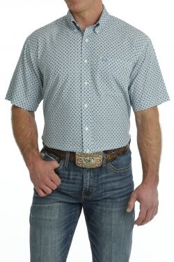 MEN&#39;S GEOMETRIC PRINT SHORT SLEEVE ARENAFLEX BUTTON-DOWN SHIRT - WHITE / BLUE