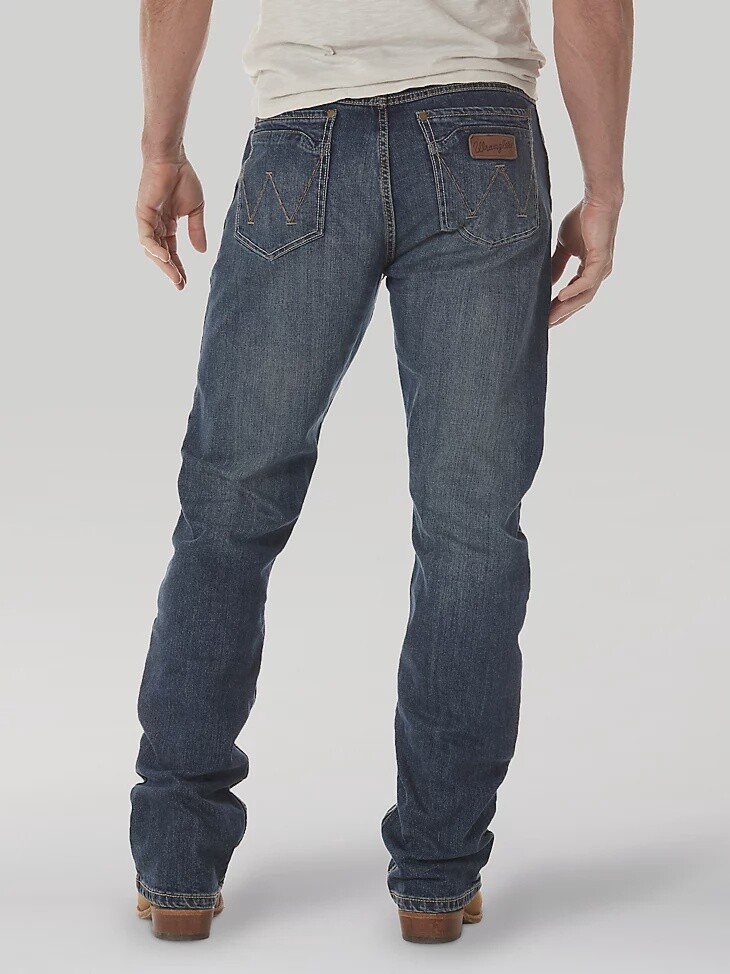 MEN&#39;S WRANGLER RETRO® SLIM FIT BOOTCUT JEAN IN LAYTON
