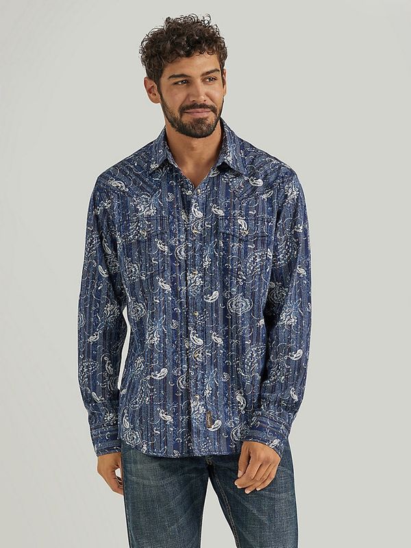 MEN&#39;S WRANGLER® RETRO® PREMIUM LONG SLEEVE WESTERN SNAP PRINTED SHIRT IN INDIGO PAISLEY