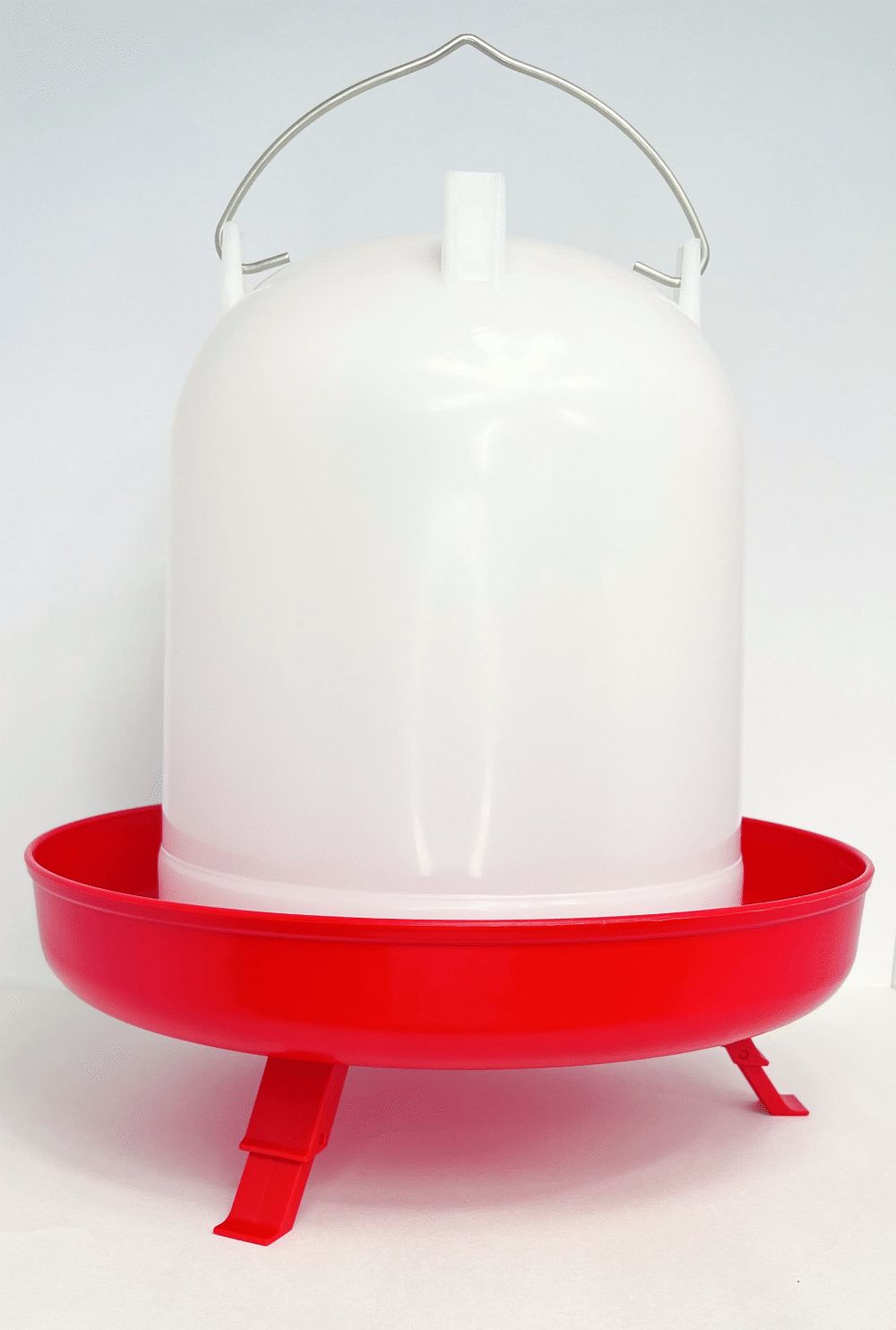 Poultry Drinker with Collapsible Legs